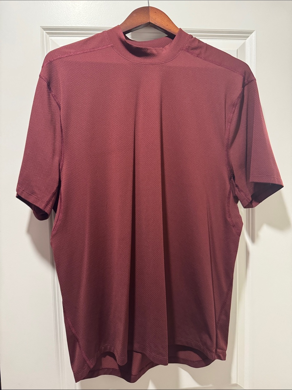 Lululemon Men's Performance Short-Sleeve Shirt - Maroon